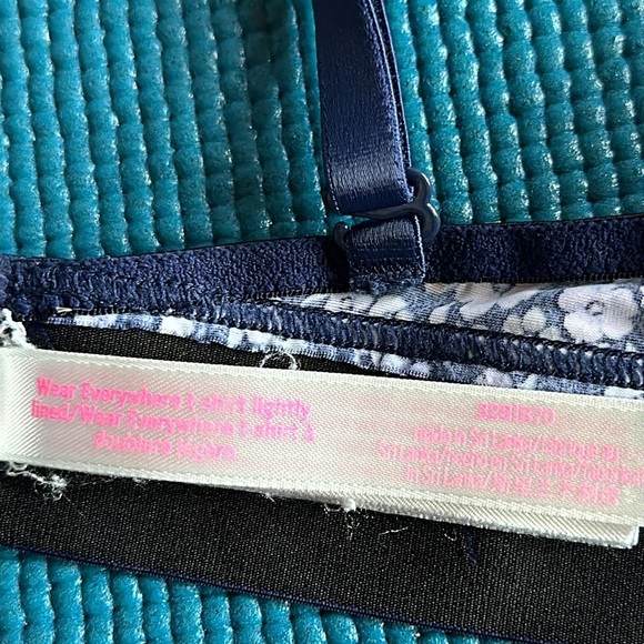 Victoria’s Secret Pink Wear Everywhere T-Shirt Lightly Lined Bra Blue Floral 32B - Picture 10 of 10
